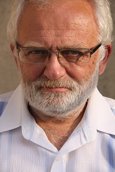 

Поставил на место. Несколько лет назад сотрудники КГБ срывали занятия в арендованных Летучим университетом помещениях. После жесткого разговора Мацкевича с чекистами университет оставили в покое
