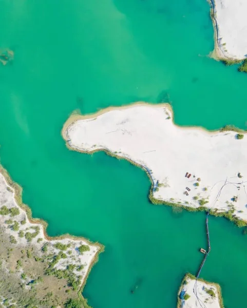 Вольногорский карьер бирюзовая вода бирюзовая вода