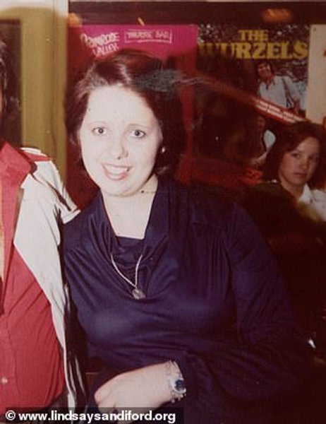 Линдси Сэндифорд