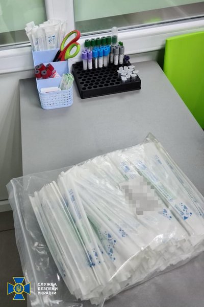 СБУ разоблачила частную лабораторию в подделке ПЦР-тестов