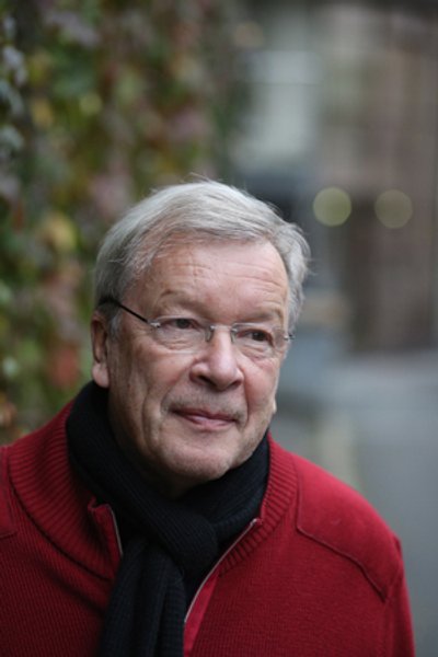 

Виктор Ерофеев: "Одесса сейчас напоминает Париж 50-х годов прошлого века, такой праздник, который всегда с тобой. Люди улыбаются, гуляют. Если это будущее всей Украины, то дай вам Бог"
