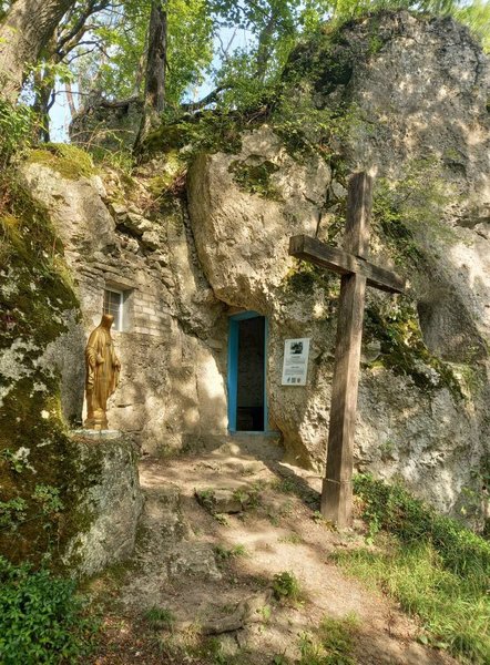 Печера відлюдника, пам'ятка архітектури, історична пам'ятка