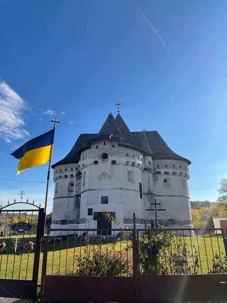 Церковь в селе Сутковцы