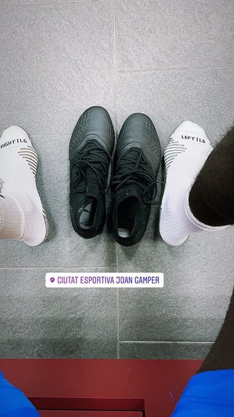 Футболист "Барселоны" перепутал носки