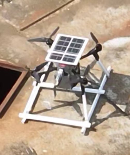 Дрон ждун на солнечной батарее