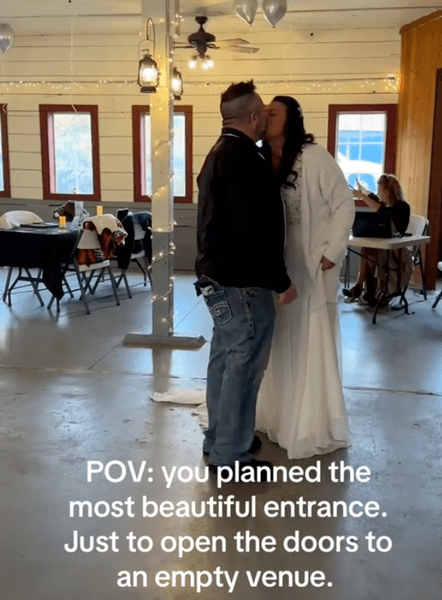 Друзья не пришли на свадьбу, свадьба, свадебная церемония, грустная невеста, гости не пришли на свадьбу, вирусное видео