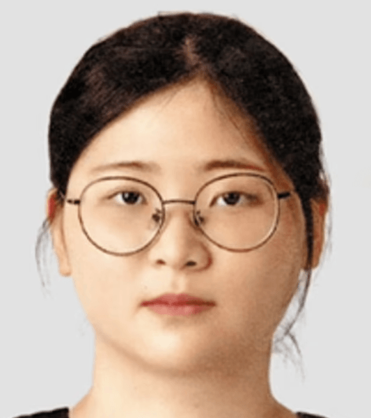 Преступница, убийца, притворилась школьницей, ранила жертву,