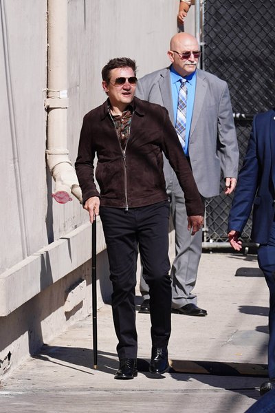 Джереми Реннер, джереми реннер травма, шоу джимми киммела, актер мстителей