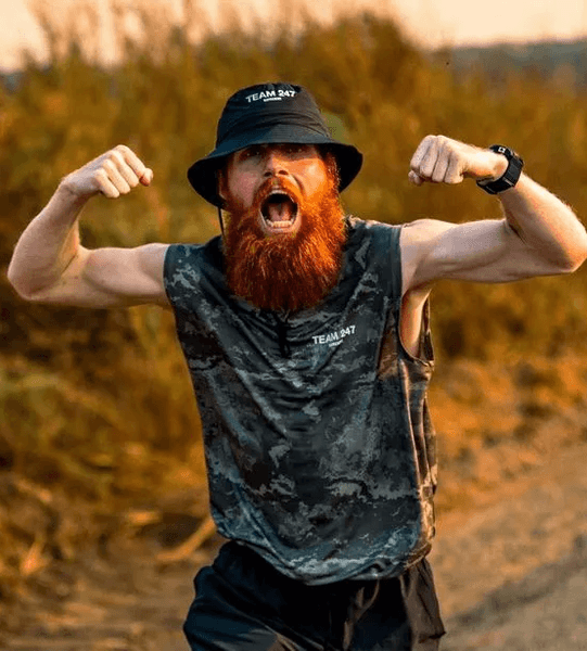 Мужчина пытается пробежать всю Африку, турист, блогер, путешественник, пробежать всю Африку за 240 дней, Hardest Geezer,