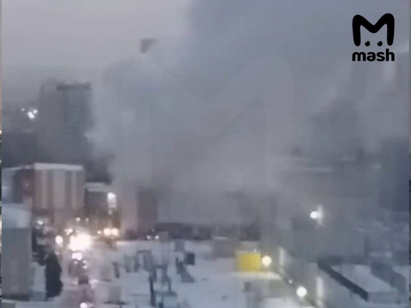 В Москве горит подстанция