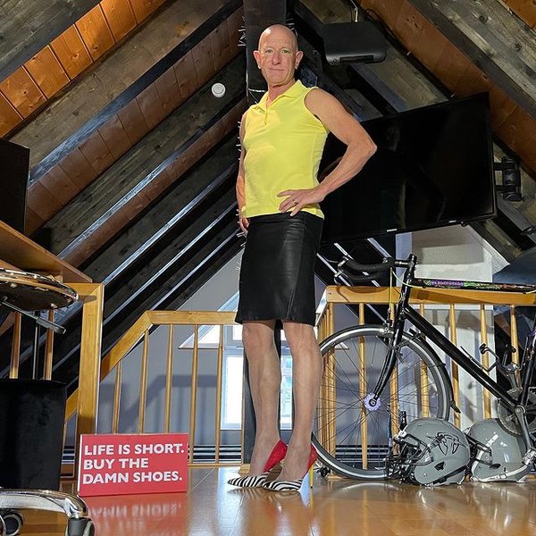 Марк Брайан, мужчина, женская одежда