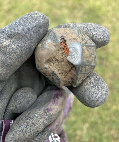 Старинный меч, древний артефакт, рукоять меча, тайная надпись, выгравирована надпись, 700 лет, необычная находка,