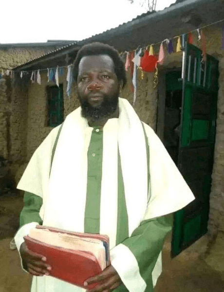 Кенийский пророк, пророк, проповедник, религия, назвал себя Исусом, новый Исус Христос, распятие, Пасха, полиция