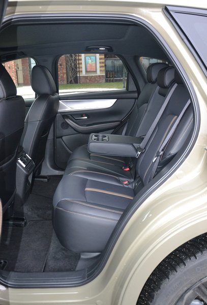 задние сиденья Mazda CX-60