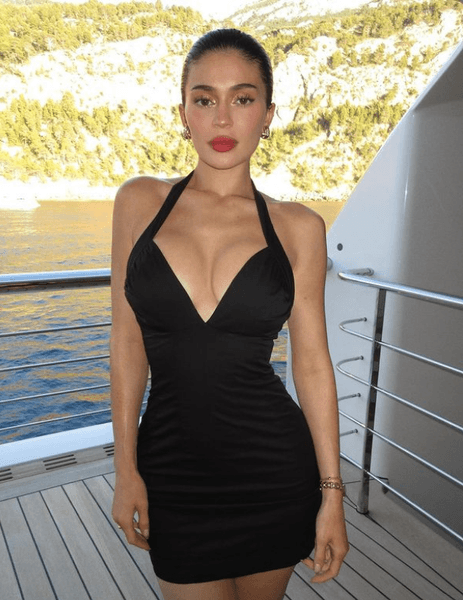 Кайли Дженнер, море, яхта