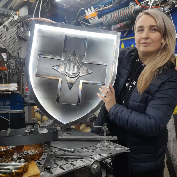 Виктория Табачная, изделия из металла, мастерица изделий из металла, металлический щит