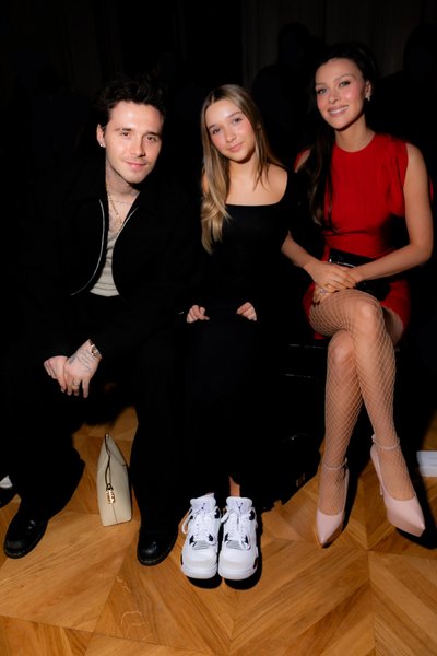 никола пельтц, бруклин бекхэм, харпер бекхэм