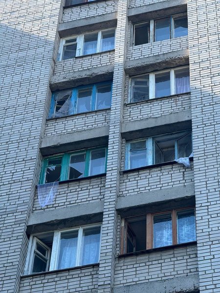 Жители пострадавшего от российской ракеты дома