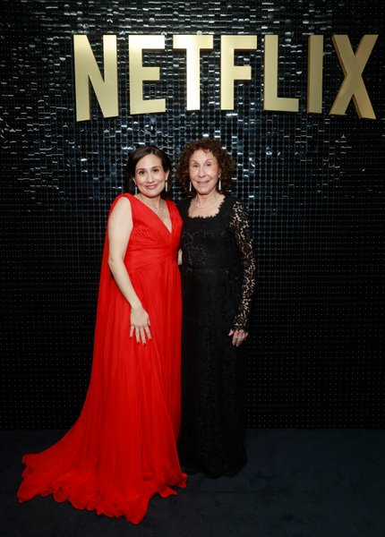 Реа Перлман, Люси ДеВито