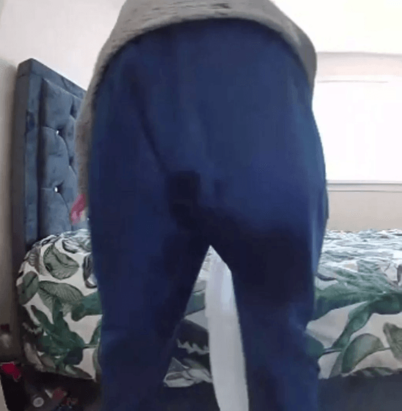 Незнайомець проник у чужий дім, заснув у чужому ліжку, заснув у чужому ліжку, прихована камера, молода мама, написав повідомлення