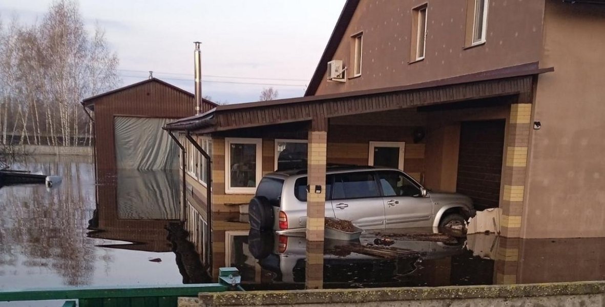 Під Гомелем прорвало дамбу — рятувальникам довелося евакуювати людей