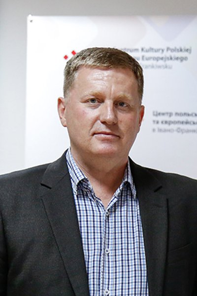 

Васыль Расевич: "Мне кажется, что украинская и польская исторические политики похожи. И хотя поляки очень критиковали украинский закон, они завидовали Украине, потому что у нее такой закон есть, а у них нет"
