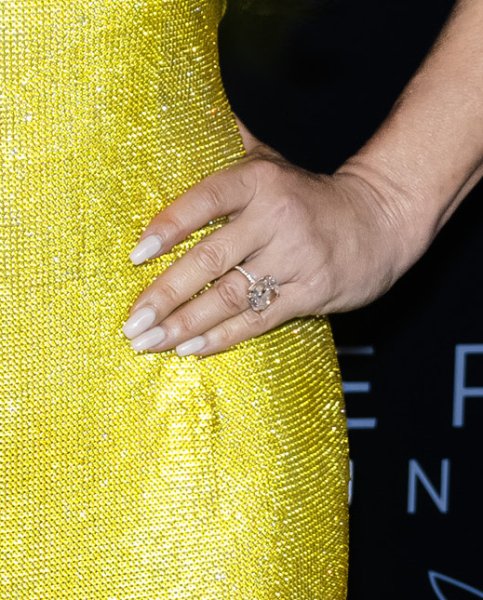 пръстен на Лорън Санчес Лорън Санчес, Джеф Безос