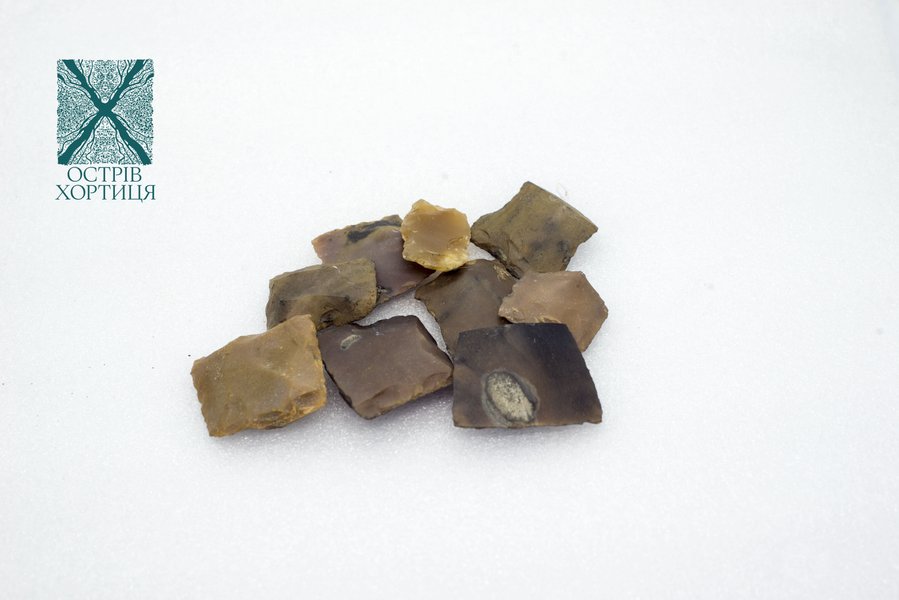 археологія, артефакти, Хортиця, острів, матеріал, археологи, цінності, археологічні об’єкти, предмети, знаряддя праці, експедиції, руйнування, кераміка, метал, дерево