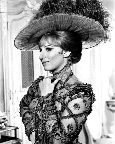 Барбра Стрейзанд годами слышала от окружающих, что с таким лицом кинозвездой не становятся
