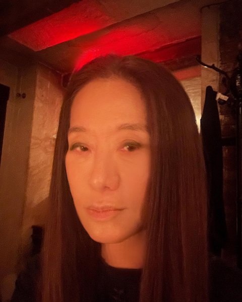 Вера Вонг, дизайнер, селфи