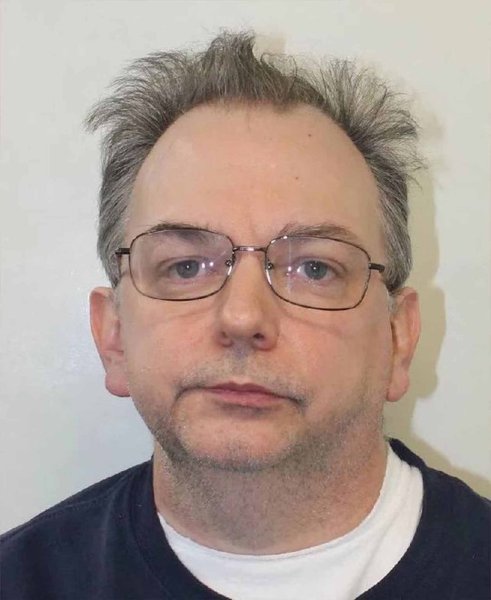 Чоловік, злочинець, менеджер готелю, працівник готелю,