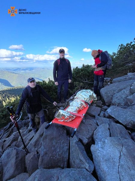 Карпаты, Говерла, гора Говерла, подъем на Говерлу, туристы, туризм, горный туризм, ГСЧС, спасатели