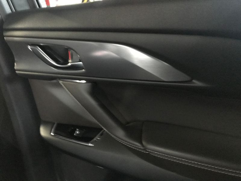 салон Mazda CX-9, дверь, обивка, интерьер, фото