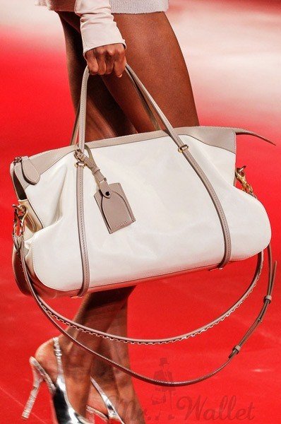 классическая сумка с двумя ручками 2021