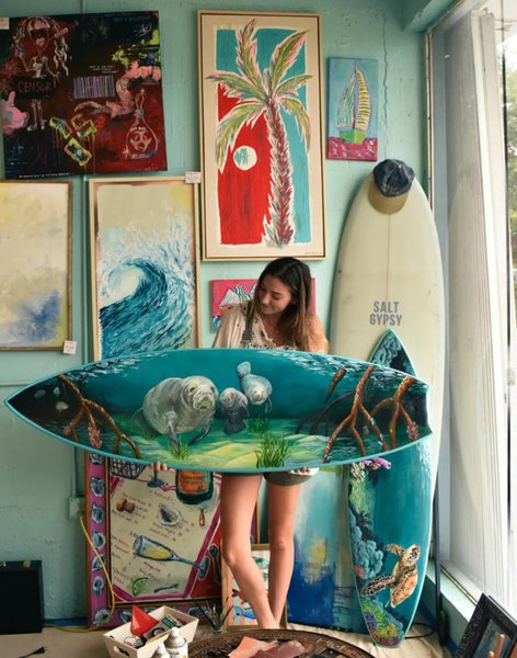 Художница из США сменила необычное жилье на еще более нестандартное и живет на парусной яхте