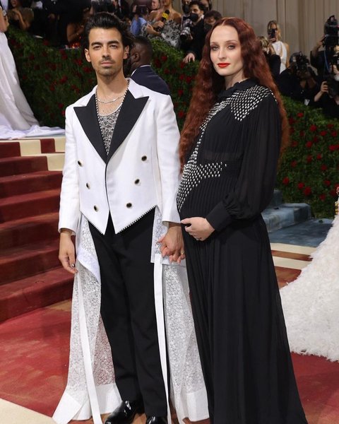 Софи Тернер, софи тернер развод, софи тернер почему разводится,  Джо Джонас