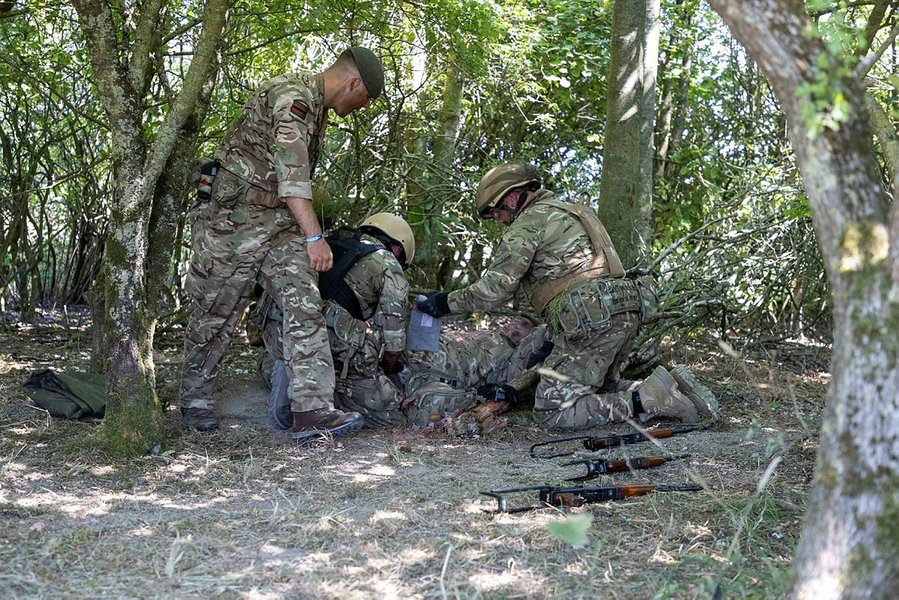 Первая медицинская помощь, ранение, ВСУ Великобритания, обучение ВСУ, подготовка солдат ВСУ в Великобритании, бойцы ВСУ в Великобритании, подготовка бойцов ВСУ, подготовка солдат по стандартам НАТО, курс молодого бойца