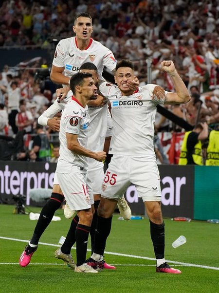 Севилья сравняла счет