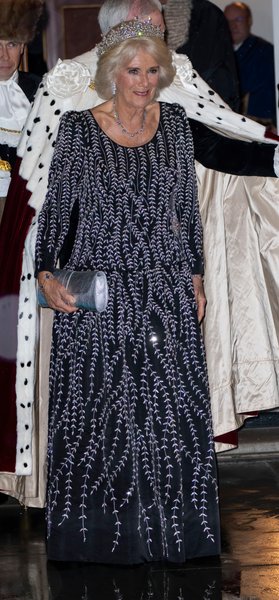 королева Камілла, тіара, прикраси