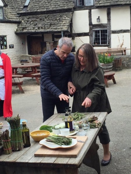 Гадалка на спарже предсказала победителя Чемпионата мира