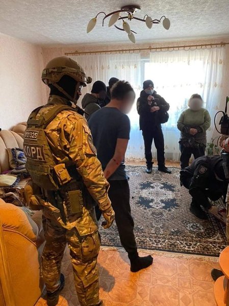 Рубежное, полицейские, граната, задержание,