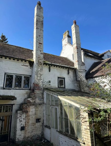 Находка, случайное наследство, старинные замки, антиквариат, E. Jones & Sons, антикварный аукцион, уникальная коллекция, замки 19 века, пенсионер нашел клад