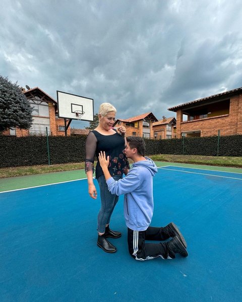 Колумбийская актриса Алина Лосано, ребенок в 55 лет, рождение малыша в период менопаузы, тест на беременность, курьезы