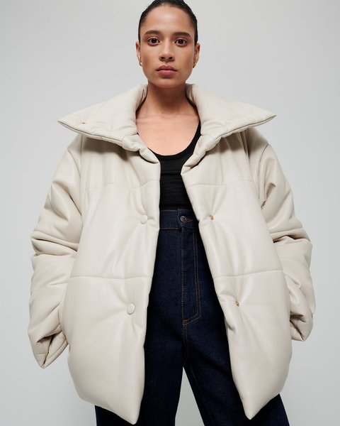 пуховик с принтом, модный пуховик, тренды пуховиков 2023, пуховик, белый пуховик