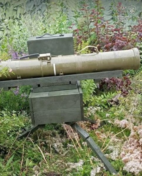 Бойцы Нацгвардии обустроили позицию с муляжем "Стугны"