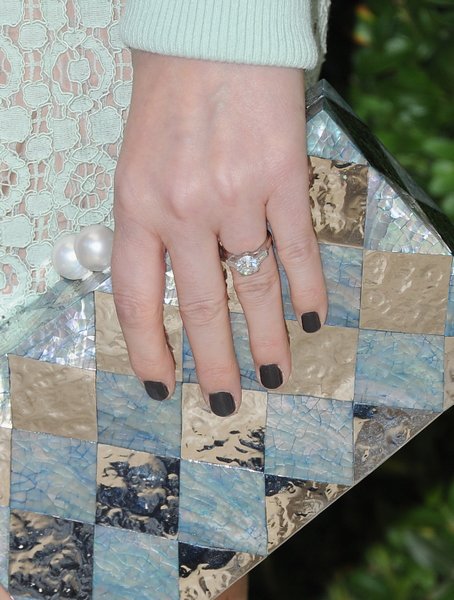 коллекция обручальных колец, Виктория Бекхэм, ювелирные украшения, редкие драгоценные камни