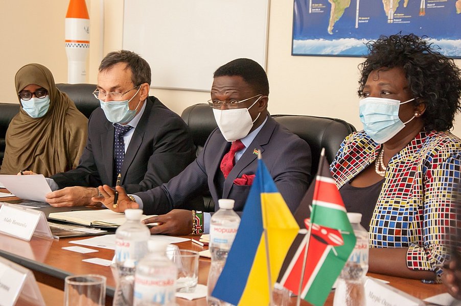 Переговори Держкосмосу з делегацією МЗС Кенії