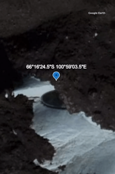 Пользователи соцсетей заметили на снимках с Google Maps "место крушения НЛО" примерно в 90 милях от побережья континента