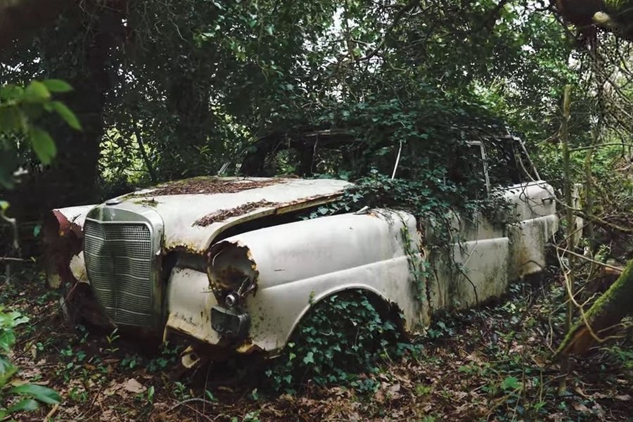 кладбище авто, ретро авто старинные авто, заброшенные авто