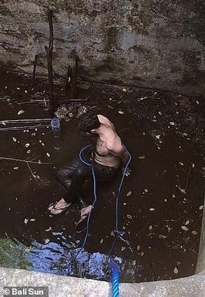Британец упал в колодец на Бали